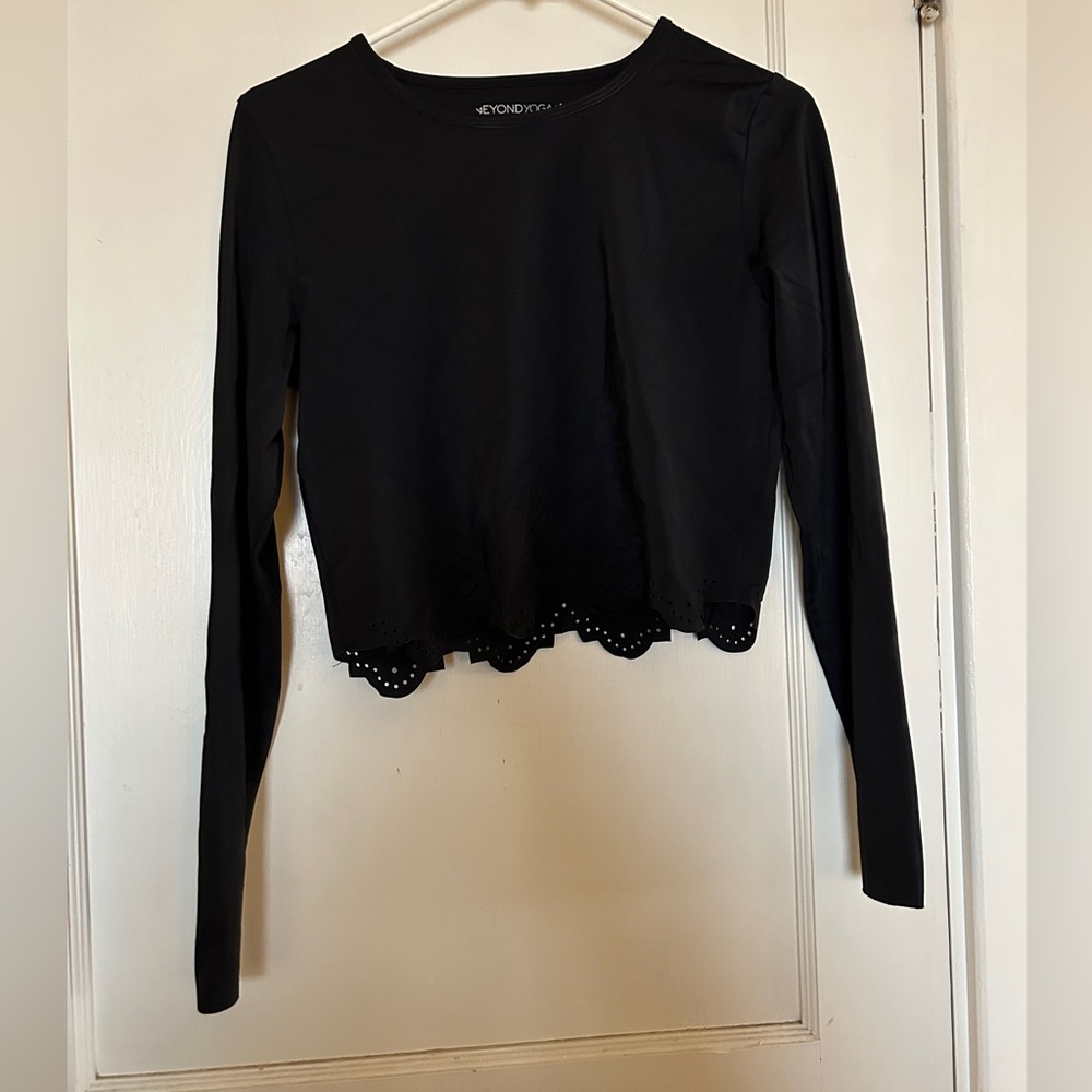 Beyond Yoga cropped laser cut top